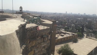 لحظة إطلاق مدفع رمضان من قلعة صلاح الدين الأيوبي بالقاهرة (فيديو)