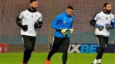 تدريبات قوية لثلاثي حراسة مرمى الزمالك استعدادًا للإنتاج الحربي 