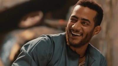 موسى الحلقة الأولى.. محمد رمضان يسقط تحت عجلات القطار لإنقاذ شقيقه وهبة مجدي تتعرض للإهانة من حمدي الوزير (صور)