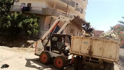 لتيسير الحركة المرورية.. رفع 320 طن قمامة ومخلفات بكوم أوشيم في الفيوم
