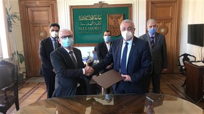 إنشاء معمل للأقمار الصناعية التعليمية بـ