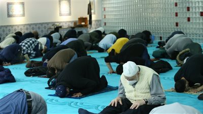 الحكومة تحسم الجدل بشأن إقامة صلاة التراويح في جميع المساجد دون ضوابط 