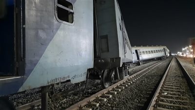 مصرع شاب أسفل عجلات قطار بسوهاج بعد محاولته الصعود خلال تحركه