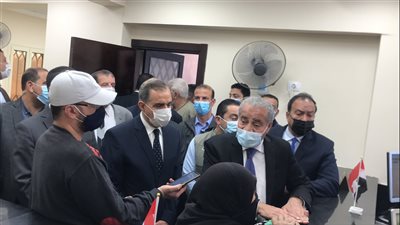 مواطن لوزير التموين: السيستم بيقع.. والمصيلحي: شغال (فيديو)