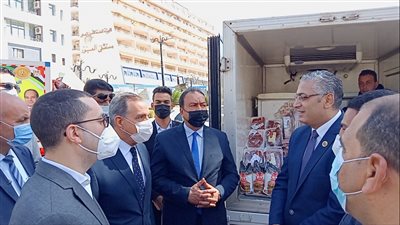 محافظ كفر الشيخ: الدولة تسعى لتوفير المنتجات الأساسية بأسعار مخفضة وتوفير فرص عمل للشباب