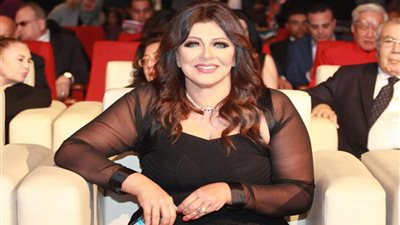 عن انتقادات ملابس مهرجان الجونة.. هالة صدقي: 90% من الحضور أجانب وإحنا مبنتحكمش في لبس المتفرجين