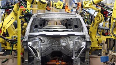 بدولار واحد وسببت أزمة عالمية للسيارات والهواتف.. كيف أثر نقص رقاقات العرض في السوق المصري؟