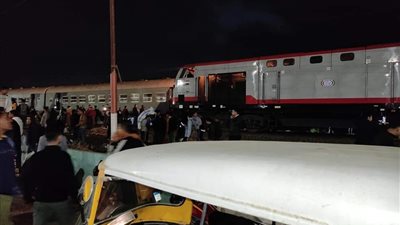 النيابة تُحقق مع سائق القطار ومساعده في خروج عربتين عن القضبان بالشرقية