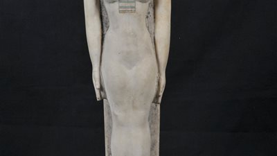  في ذكرى ميلاد مُكتشفه.. المتحف المصري بالتحرير يروج لتمثال 