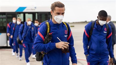 وصول بعثة برشلونة إلى إشبيلية استعدادًا لنهائي كأس الملك