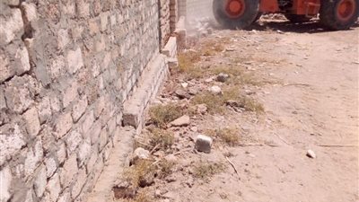 إزالة مبانٍ غير مرخصة على أراضٍ زراعية بالبياضية جنوبي الأقصر
