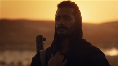 مسلسل موسى حلقة 4.. قتل رويعي وطلاق شفيقة ومحمد رمضان ينتقم من الإنجليز