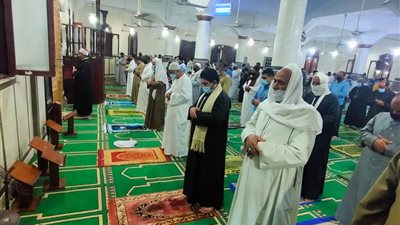العشرات يؤدون صلاة التراويح بكفر الشيخ دون مخالفات للإجراءات الاحترازية (صور)