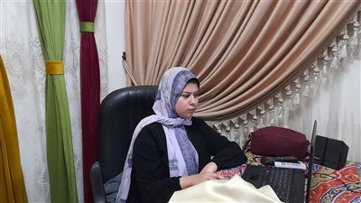 سيدات تحدين الصعاب وتغلبن على عنصرية العمل كمنجدين واستورجية في الإسكندرية