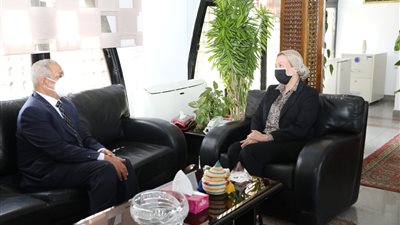 وزيرة البيئة: المؤسسات الأكاديمية شريك أساسي في بناء مشروعات التنمية على أسس علمية ومهنية