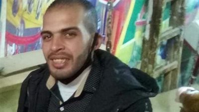 بلطجي يتعدى على مسن ويطعن نجله بسلاح أبيض في المنصورة (صور)