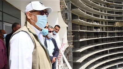 وزير الإسكان: تنفيذ أبراج المنطقة الشاطئية بالعلمين بأيدٍ مصرية خالصة