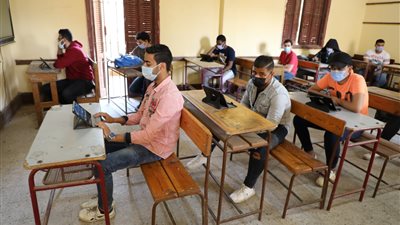 انطلاق الامتحانات التجريبية لطلاب الثانوية العامة