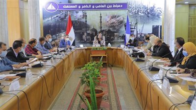 محافظ دمياط تبحث مشروعات الإسكان الاقتصادى