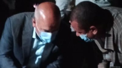 وزير النقل يبحث الأسباب الأولية لحادث قطار طوخ مع مسؤولي إشارات السكة الحديد بموقع الحادث