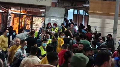 شباب بنها يتوافدون للتبرع بالدم دعما لمصابي قطار طوخ