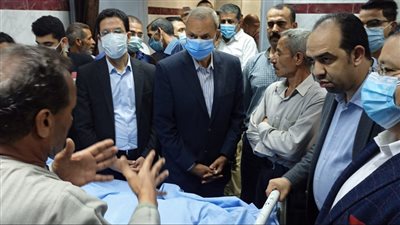 محافظ القليوبية ورئيس جامعة بنها يطمئنان على الحالة الصحية لمصابي حادث قطار طوخ 