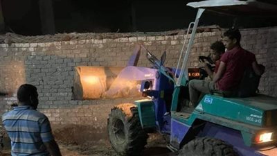 إزالة حالتي تعدٍ على الأراضي الزراعية بالفيوم (صور)