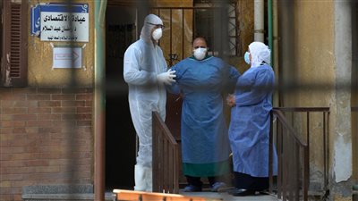 بينهم 2 تلقيا اللقاح.. إصابة 10 أطباء بكورونا في سوهاج خلال 24 ساعة