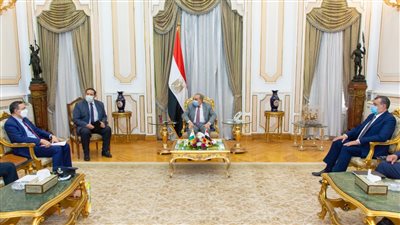 وزير الإنتاج الحربي وسفير الهند يبحثان التعاون في مجال محركات الديزل