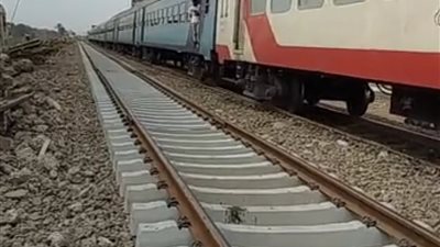 بعد حادث طوخ وتجديد القضبان.. تحرك أول قطار على خط القاهرة - بنها (صور) 