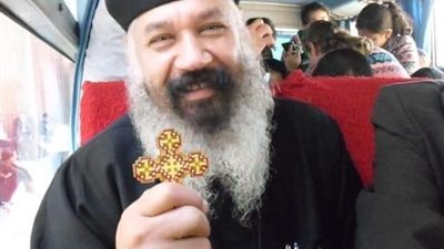 وفاة القمص مكاريوس بشندي راعي كنيسة مارجرجس بسوهاج متأثرًا بإصابته بفيروس كورونا 