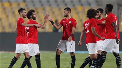 بعد إعلان القرعة.. ماذا قدم الفراعنة في آخر صدام مع المنتخب الجزائري؟ 