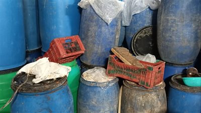 ضبط 5 أطنان مخللات غير صالحة للاستخدام الآدمي بالبحيرة