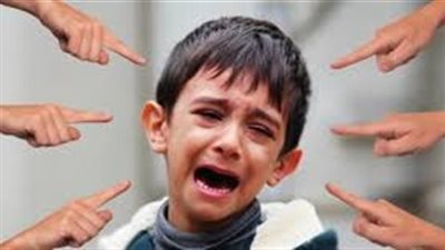 طالب بمدرسة دولية في بدر يتعرض للتنمر والضرب من 6 من زملائه.. ووالدته: قلعوه هدومه