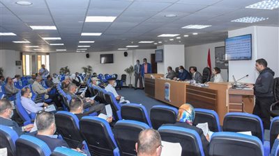 محافظ الإسكندرية يناقش تنفيذ مبادرة 