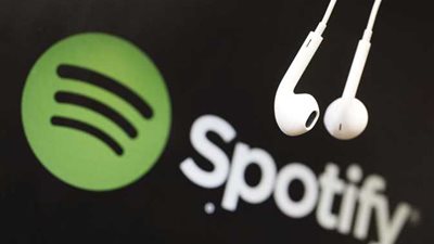 فيس بوك تستعد لإدخال تقنية للاستماع والبث المباشر للموسيقى بالتعاون مع سبوتيفاي