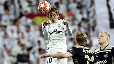 أياكس يصعق ريال مدريد بالهدف الثالث