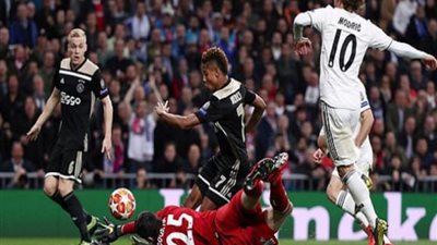 أياكس يسحق ريال مدريد برباعية ويتأهل لدور الثمانية بدوري أبطال أوروبا (فيديو)