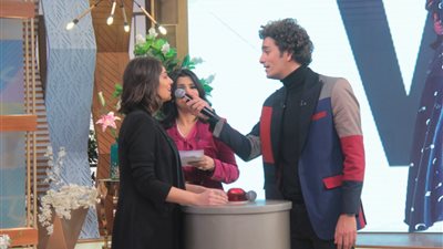 محمد محسن يتقمص دور سي السيد أمام هبة مجدي (صور)