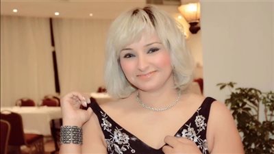 دينا أنور تثير الجدل من جديد: “جسدي ليس مثل كاسات النيش” (تدوينة)