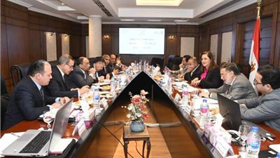 وزيرا التخطيط والتنمية المحلية يبحثان  خطط الفجوات التنموية في 413 قرية