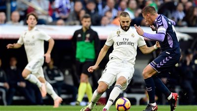 انقطاع التيار الكهربائي عن ملعب مباراة بلد الوليد وريال مدريد (صور)