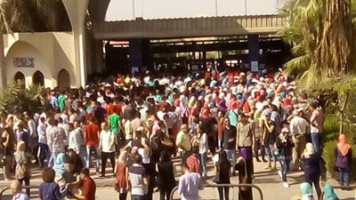 هاجم النظام على “فيس بوك”.. جامعة حلوان تُحيل مدرس بكلية الآداب لـ”التأديب” (مستند)