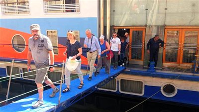 سوهاج تستقبل 97 سائح أجنبي لزيارة المنطقة الأثرية بـ”أبيدوس” (صور)