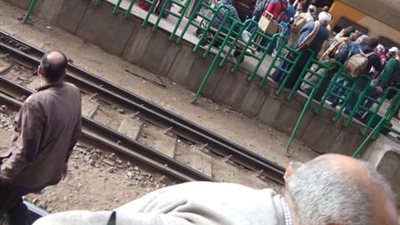 عاجل.. حادث جديد فى محطة مصر.. قطار يدهس رجل وامرأة (صور)