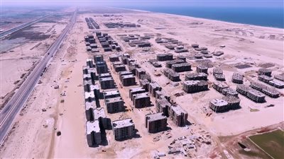 وزير الإسكان: تنفيذ 19 ألف وحدة سكنية و900 فيلا بالمنصورة الجديدة في 2020 (فيديو)