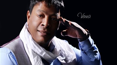 عبد الباسط حمودة فى جلسة تصوير جديدة.. “أنا مش عارفني” (صور)