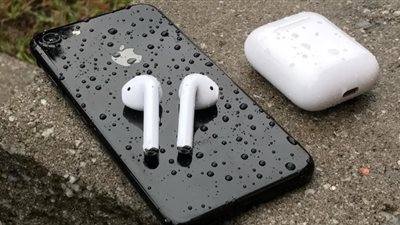 عريضة من 250 طبيبا لـ “الصحة العالمية”: سماعات البلوتوث تسبب السرطان والضرر الجنسي