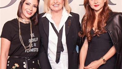 بحضور “يسرا ومُنى زكي”.. نجمات عرب تألقوا في عرض أزياء دار “ديور” بدبي (صور)