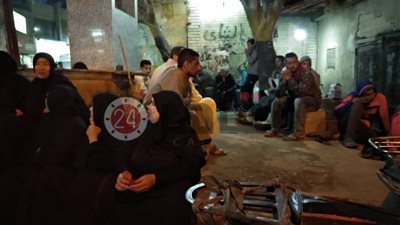 “صراخ وانهيار”.. لحظات حزن من ضحايا مذبحة أوسيم أمام المستشفى  (فيديو وصور)